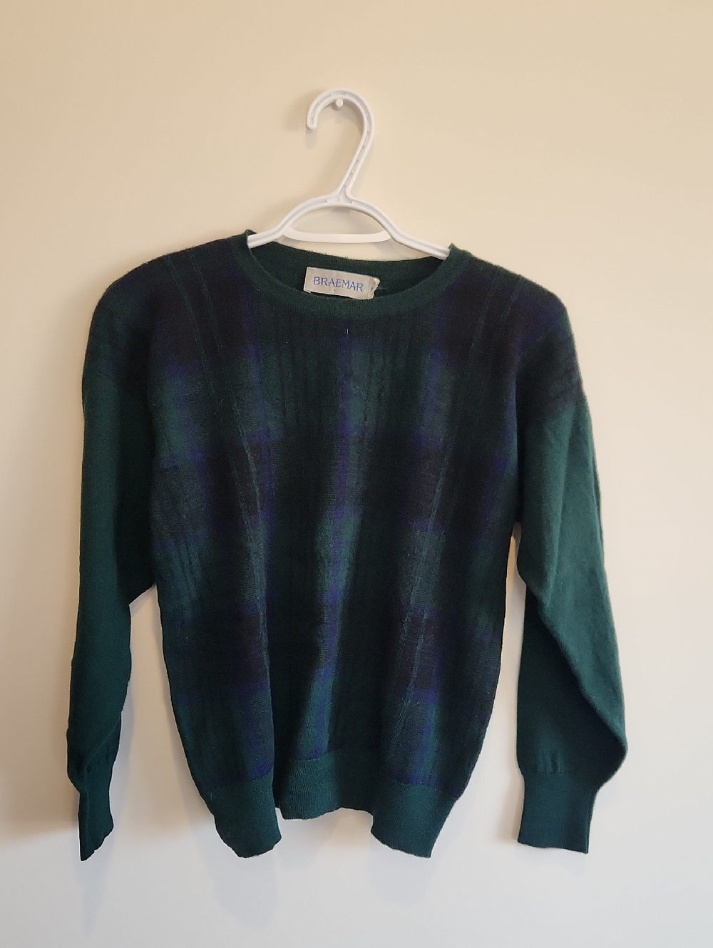 100% Wool Braemar Dark Green/Blue Plaid Sweater